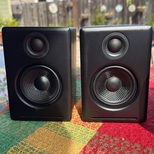 Premium Black Portable Speakers